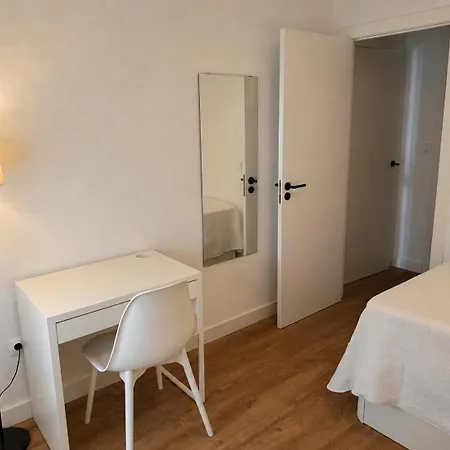 Center 3br Pool Parking شقة ماربيا