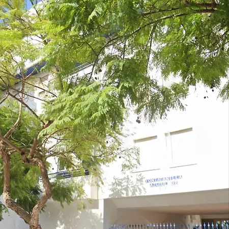 Center 3br Pool Parking شقة ماربيا